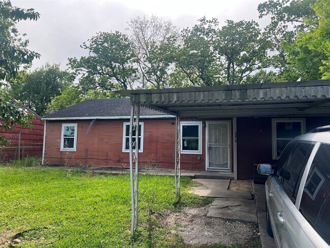 10010 Cathedral Dr in Houston, TX - Building Photo - Building Photo