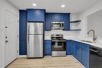 7718 Royal Ln in Dallas, TX - Building Photo - Building Photo