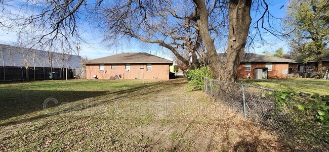 20 E 12th St in Edmond, OK - Building Photo - Building Photo