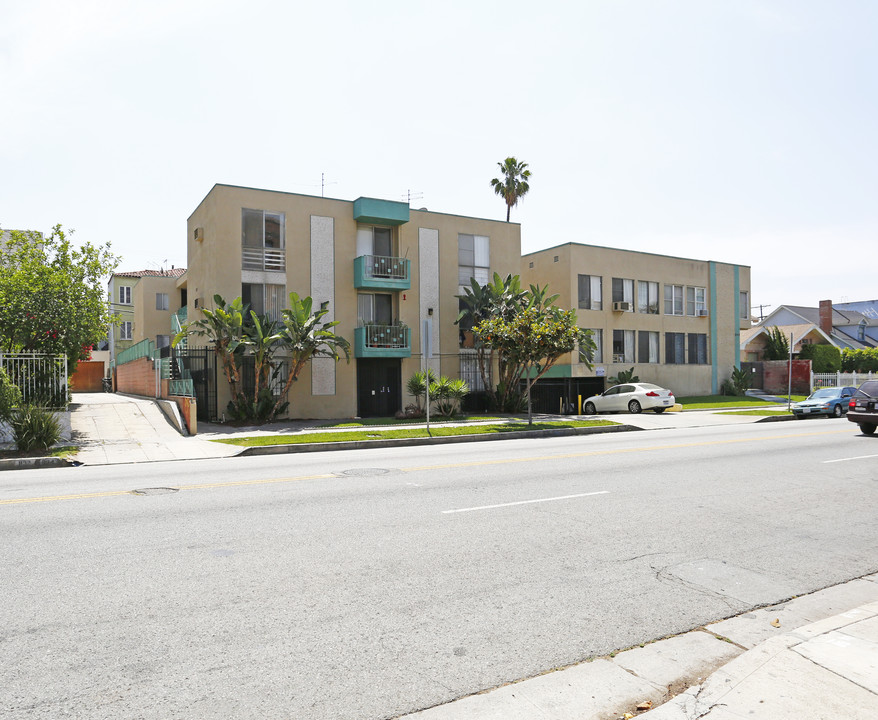 Wilton Garden in Los Angeles, CA - Building Photo