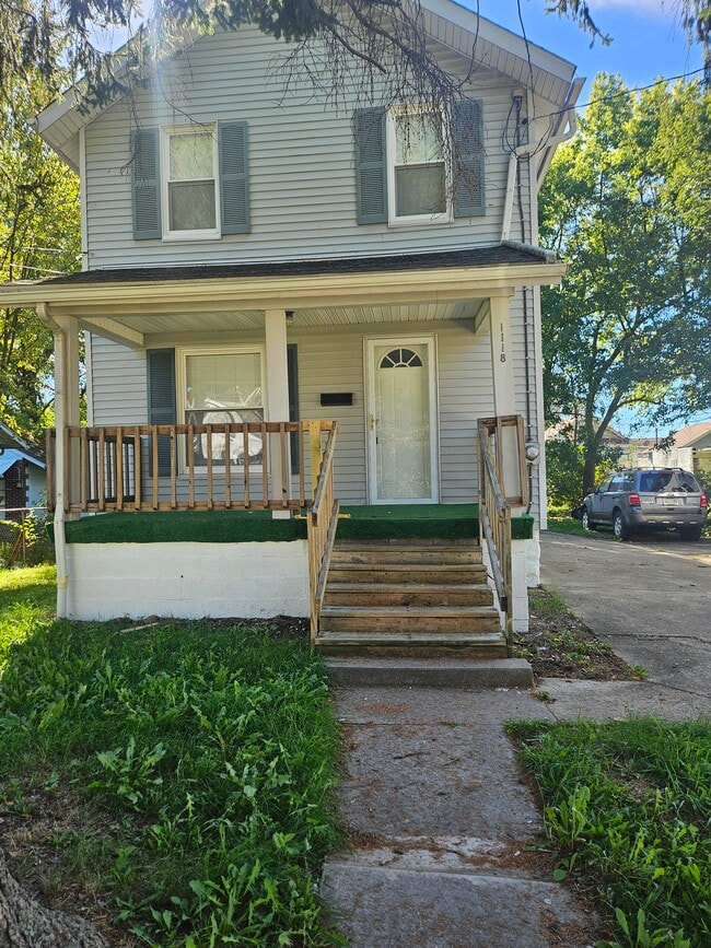 property at 1118 Santee Ave