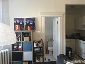 1314 Commonwealth Ave, Unit 33 in Boston, MA - Building Photo - Building Photo