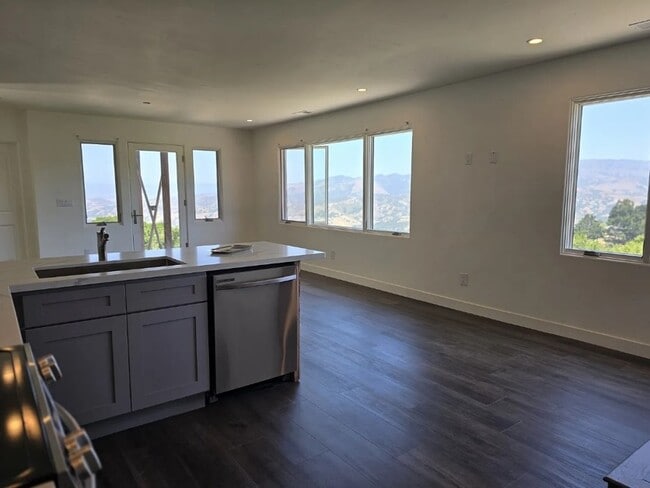 12649 Oakglen Dr