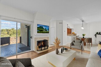 5580 Spanish Oak Ln in Oak Park, CA - Building Photo - Building Photo