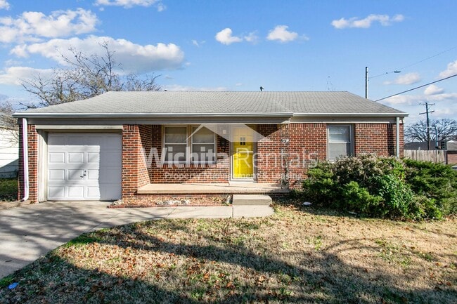 property at 820 S Royal Rd