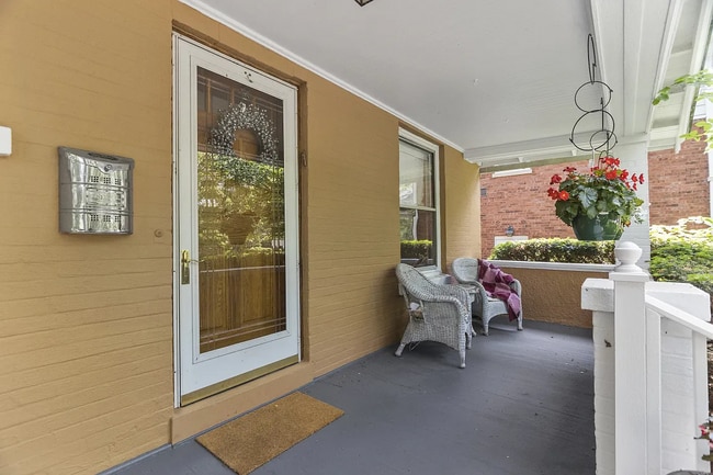 2353 Ridge Ave in Evanston, IL - Building Photo - Building Photo