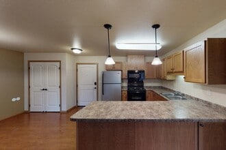 Williston Garden in Williston, ND - Building Photo - Building Photo