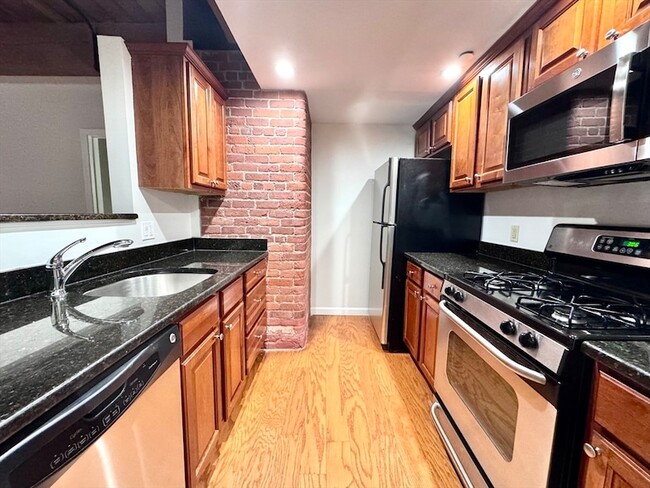 4 Bishop St, Unit G17 in Framingham, MA - Building Photo - Building Photo