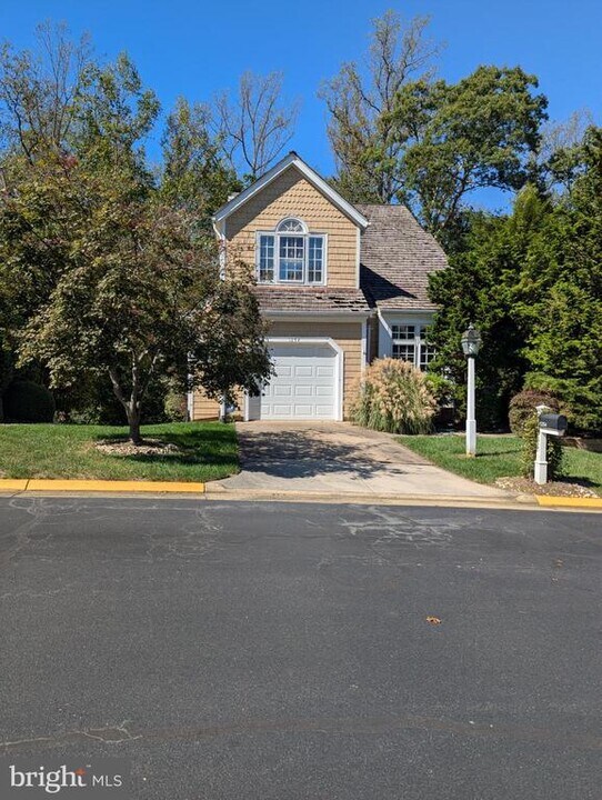 1254 Lamplighter Way in Reston, VA - Building Photo