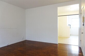 905 16th St in Miami Beach, FL - Building Photo - Building Photo