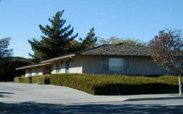 8275 Westwood Dr in Gilroy, CA - Foto de edificio - Building Photo