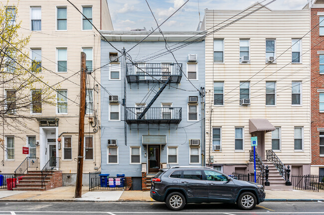 307 Monroe St in Hoboken, NJ - Building Photo - Building Photo