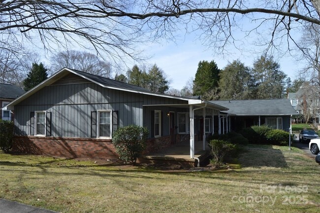221 Kelly St in Statesville, NC - Building Photo - Building Photo