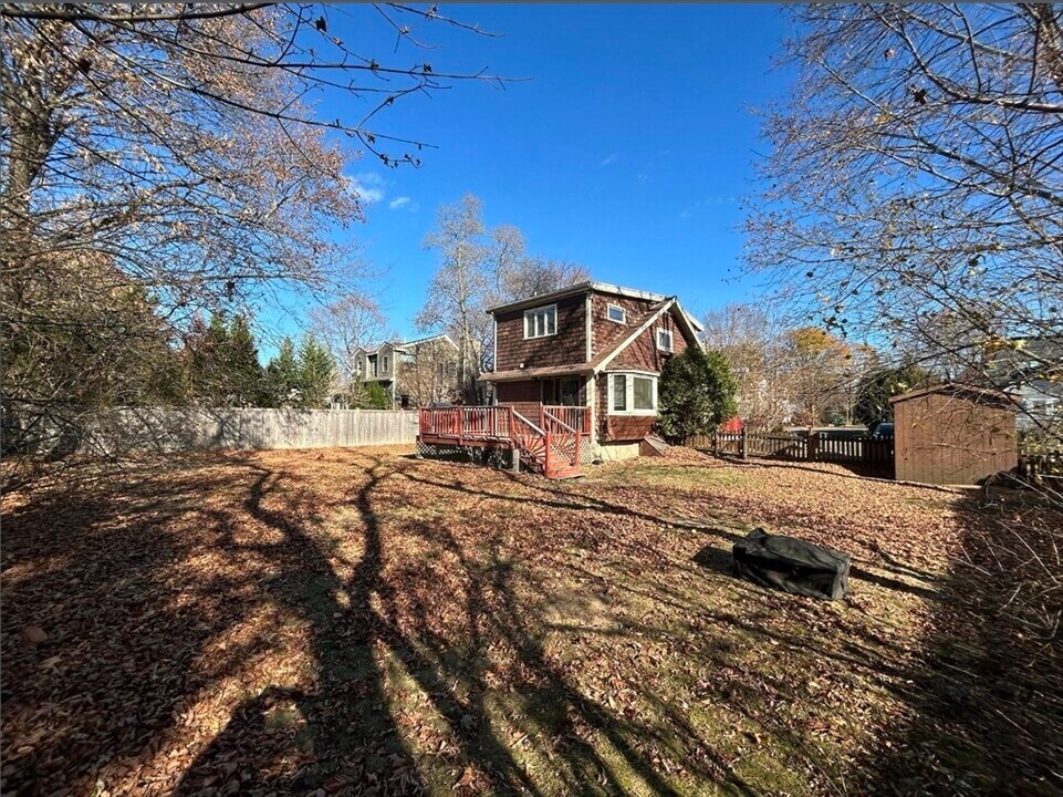 16 Whittier Rd in Natick, MA - Building Photo