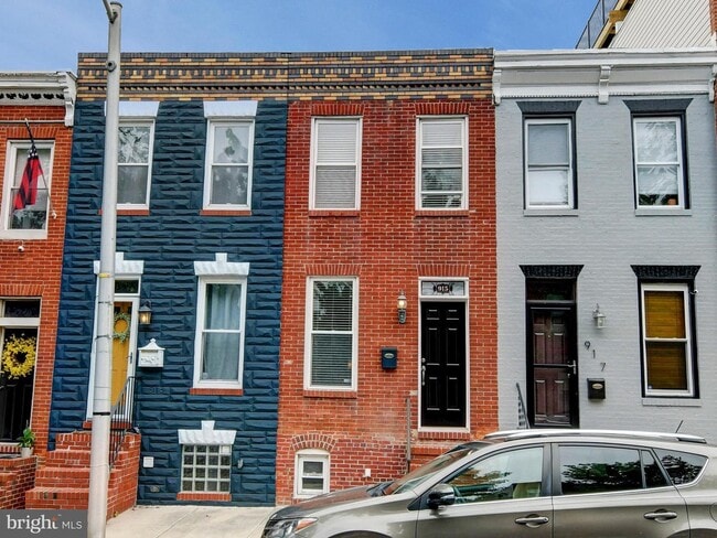 property at 915 Baylis St