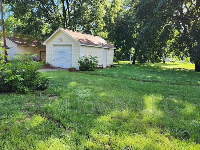 401 Oliver St in Waterloo, IA - Building Photo - Building Photo