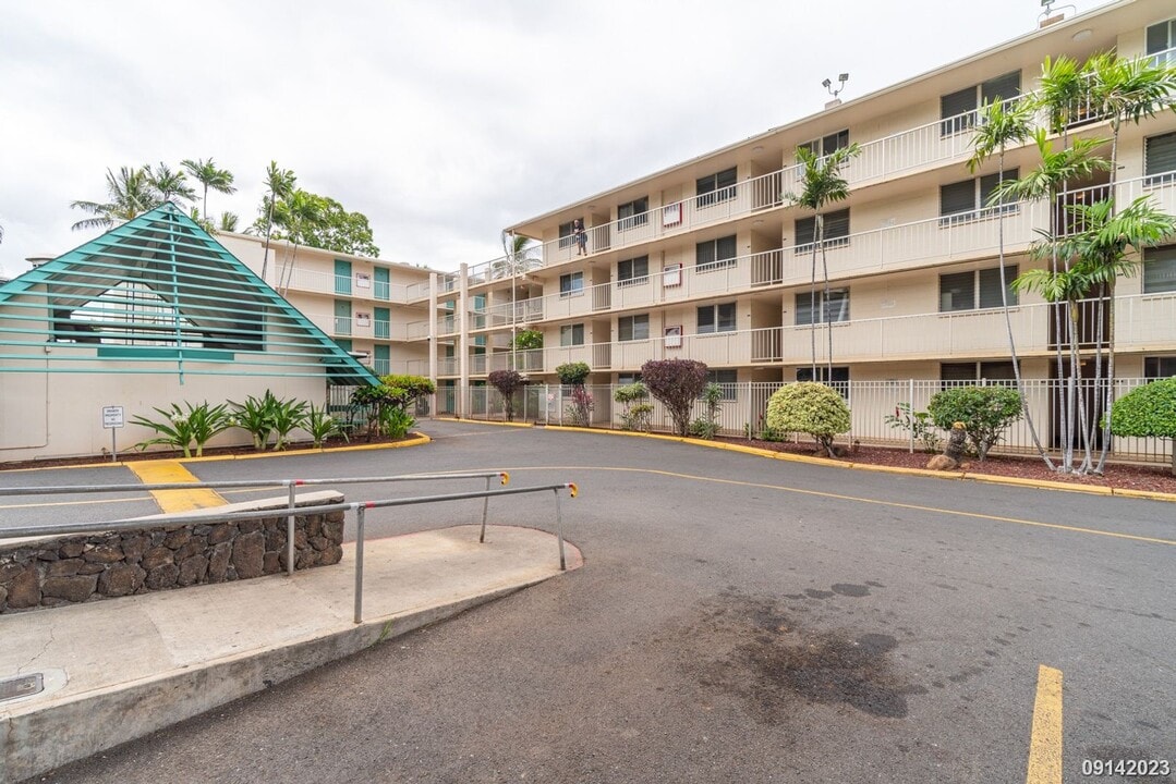 85-175 Farrington Hwy in Waianae, HI - Building Photo