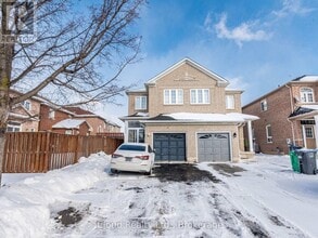 7333 Cork Tree Row in Mississauga, ON - Building Photo - Building Photo