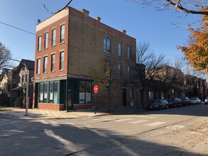 Leavitt and Polk 3BR Remodel - UIC/TriTaylor in Chicago, IL - Foto de edificio - Primary Photo