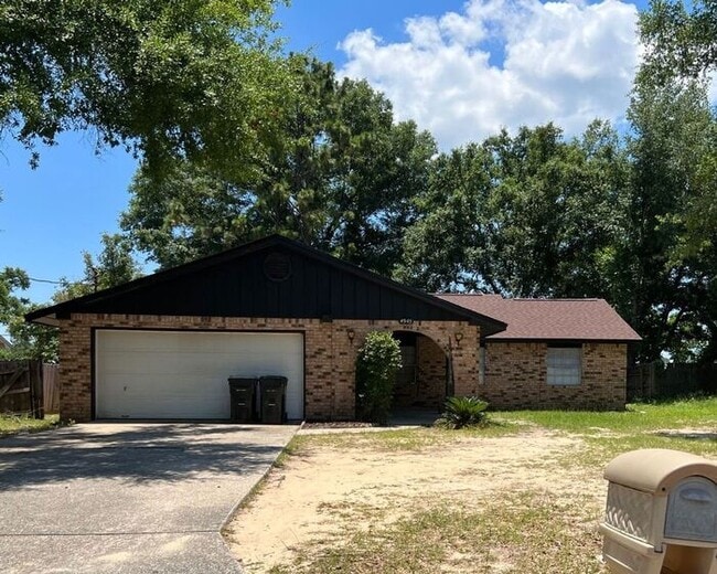 property at 4945 Catalina Cir