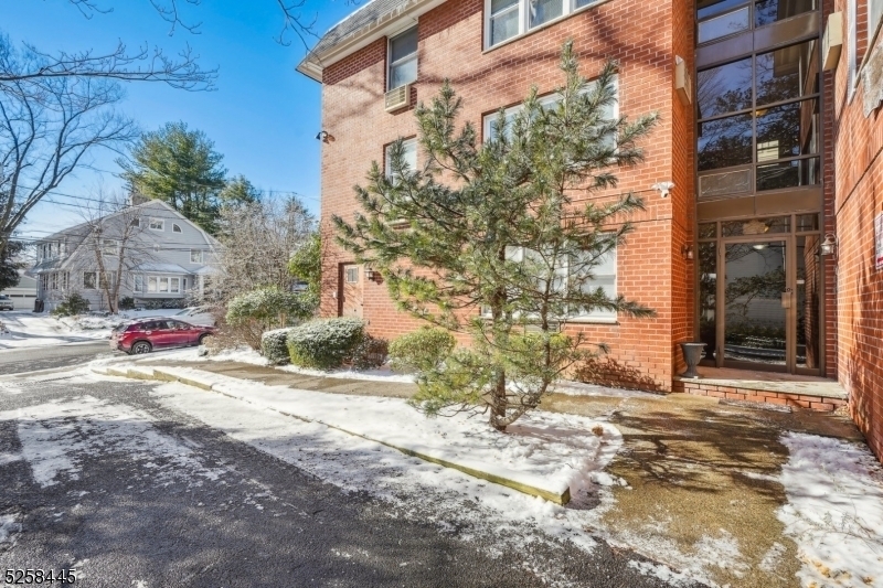 53 Union St in Montclair, NJ - Building Photo