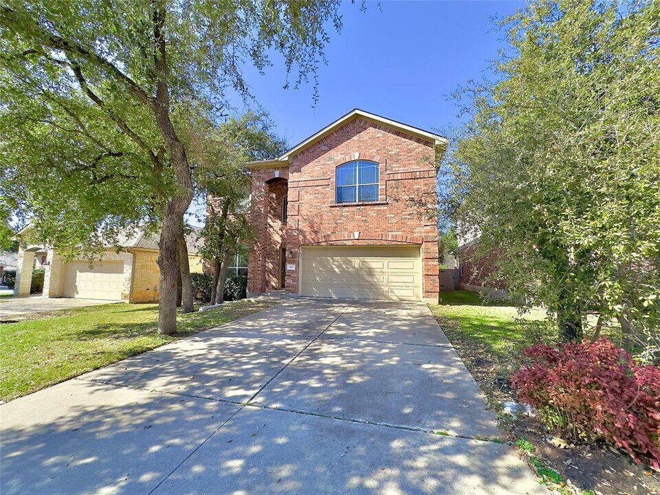 613 Arrowhead Trail in Cedar Park, TX - Building Photo