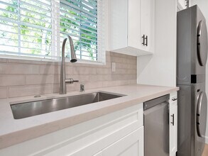 16830 Killion St in Encino, CA - Building Photo - Building Photo