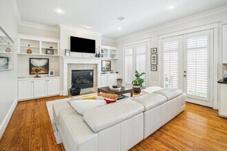 912 Lawrence St in Houston, TX - Building Photo - Building Photo