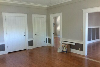 1284 N Ferger Ave in Fresno, CA - Foto de edificio - Building Photo