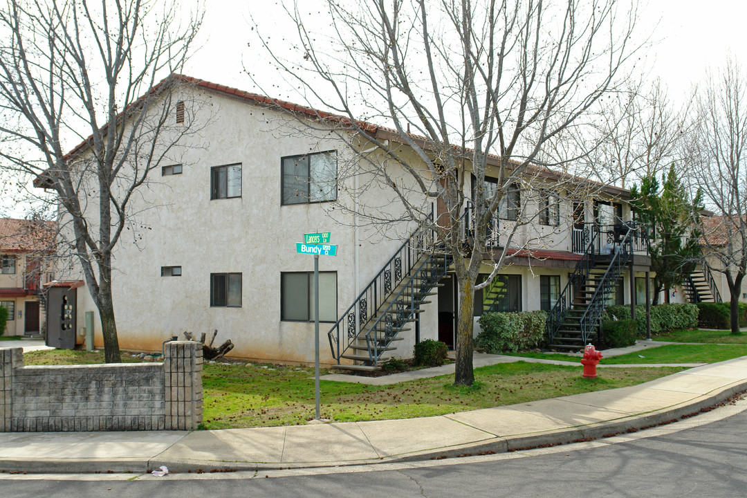 1285 Lancers Ln in Redding, CA - Building Photo