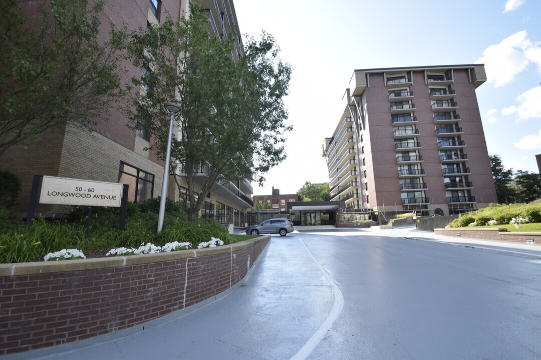 60 Longwood Ave, Unit 710 in Brookline, MA - Building Photo