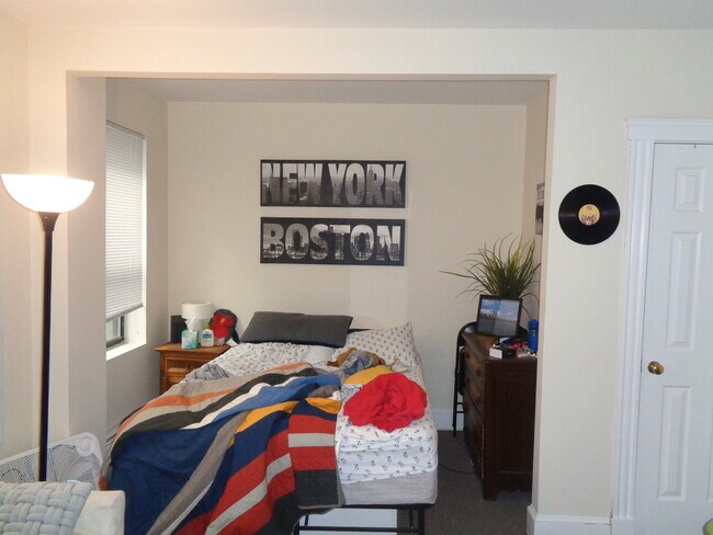 842 Beacon St, Unit 2 in Boston, MA - Building Photo - Building Photo