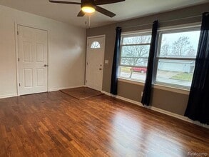 805 Hartner St in Holly, MI - Building Photo - Building Photo