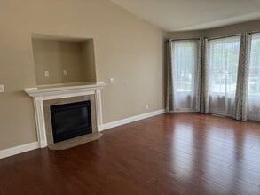 3 Hidden Valley Cir in Davenport, IA - Building Photo - Building Photo