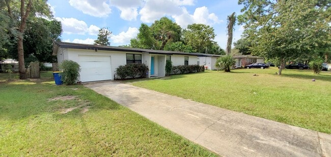 6304 Eastwood Ln in Jacksonville, FL - Building Photo - Building Photo