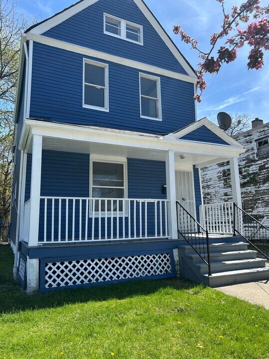 2345 E 76th St in Cleveland, OH - Building Photo