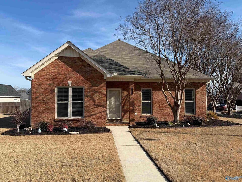 945 Tracey Ln in Decatur, AL - Building Photo