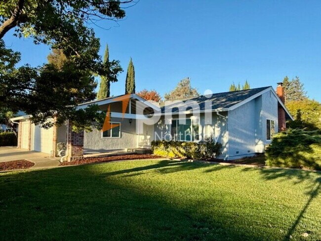 3212 Niagara Way in Fairfield, CA - Building Photo - Building Photo
