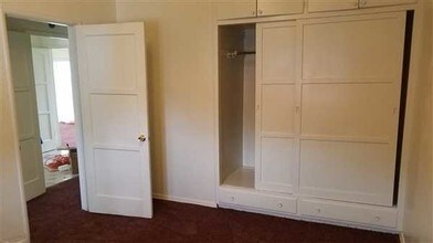 520 E Hyde Park Pl in Inglewood, CA - Building Photo - Building Photo