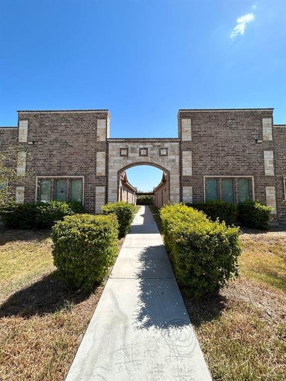 property at 2708 Primrose Ave