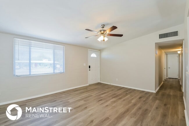 1733 S Avenida Regulo in Tucson, AZ - Foto de edificio - Building Photo