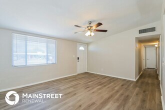 1733 S Avenida Regulo in Tucson, AZ - Foto de edificio - Building Photo