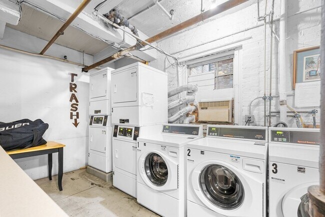 282 Newbury St, Unit 14 in Boston, MA - Building Photo - Building Photo