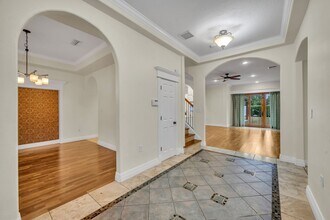 1710 Oakhurst Ave in Winter Park, FL - Foto de edificio - Building Photo