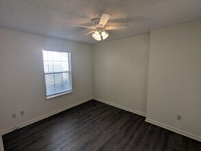 2756 Oak Park Ct in Tallahassee, FL - Building Photo - Building Photo