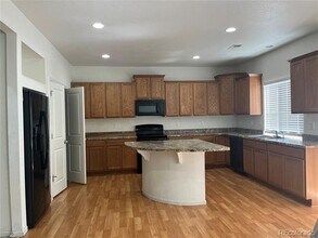 18260 E 44th Ave in Denver, CO - Building Photo - Building Photo