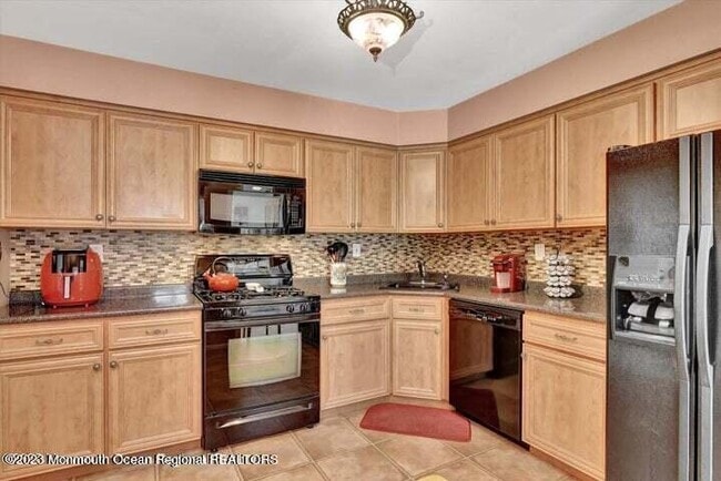 35 Breakwater Square in Freehold, NJ - Building Photo - Building Photo