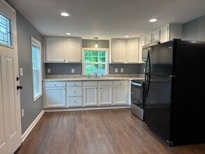 811 Montvue Rd in Salem, VA - Building Photo - Building Photo