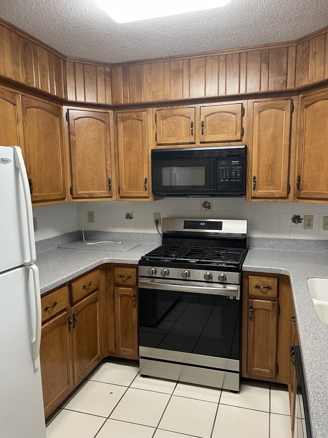 property at 123 Mayfair E