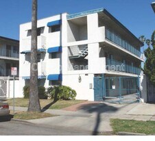 14329 Haynes St in Los Angeles, CA - Building Photo